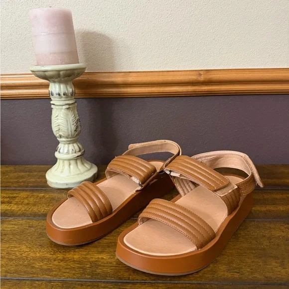 ✨ Madewell The Emmalee Sandal – English Saddle ✨ - Picture 5 of 9